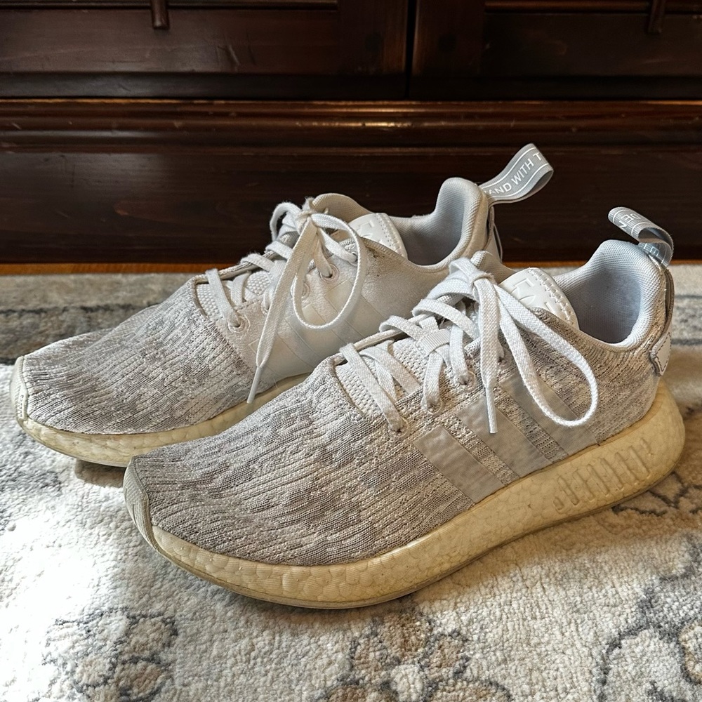 Adidas boost NMD R1